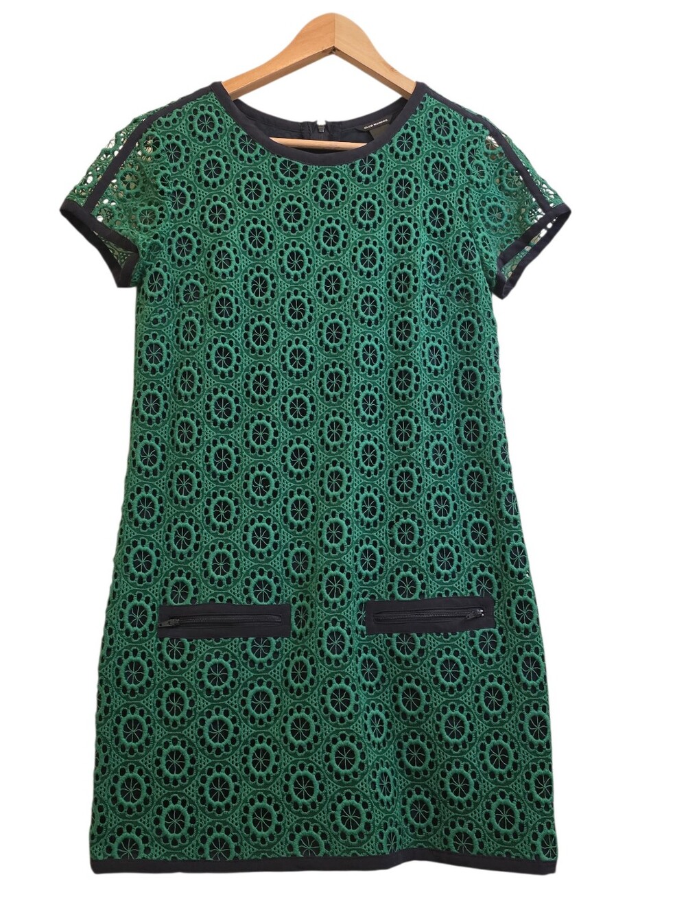 Club Monaco Green Silk Embroidered Eyelet Shift Dress Front Zip Pockets Sz 2 EUC